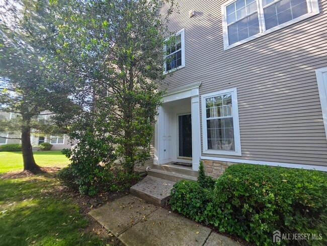 Photo - 1301 Dahlia Cir