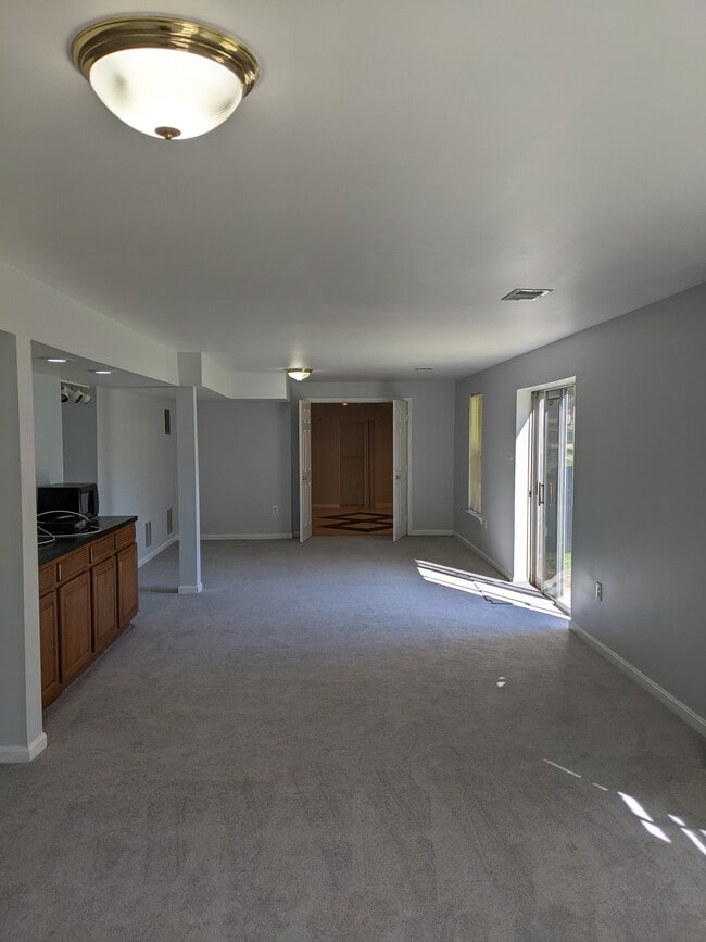 Main living area - 3985 Pearlberry Ct Casa