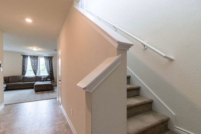 Photo - 3042 Comanche Crossing