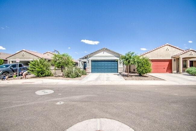 Photo - Lovely Single Family 4 bedroom for rent!
