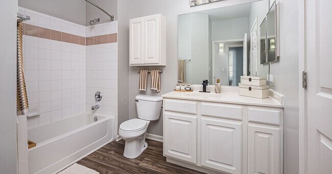 Woodlake Apartments