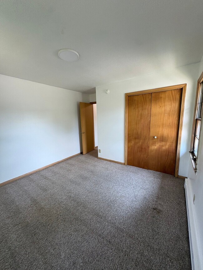 644 Sherwood Ave Unit 3