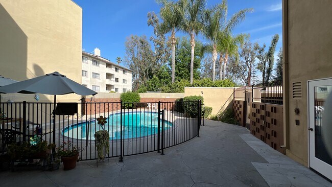 Pool and Laundry