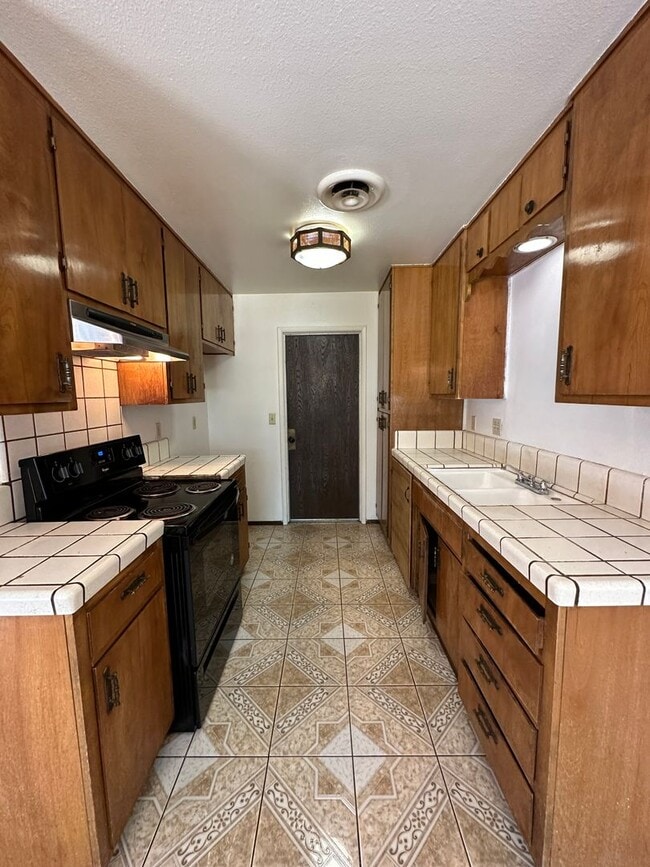 Photo - 1135 Amberwood Ln