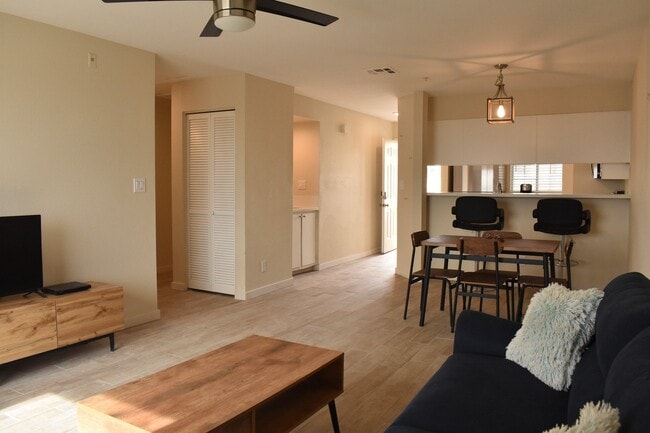 Photo - 2056 Mesquite Ln