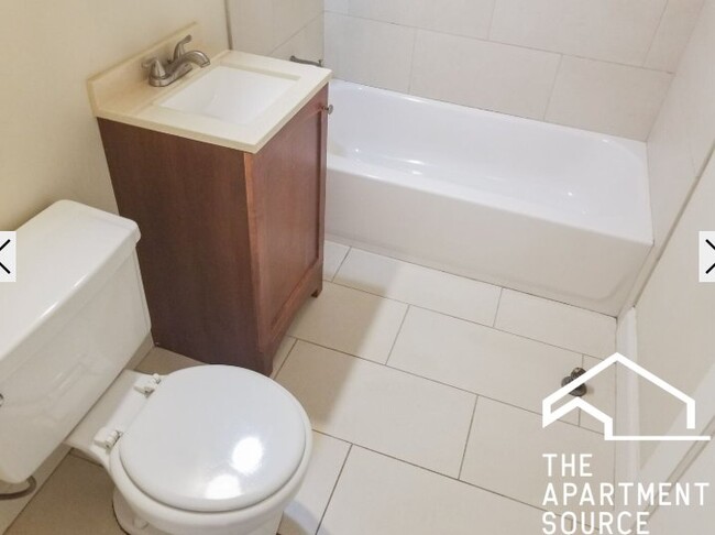 Photo - 4721 N Leavitt St Unit 3