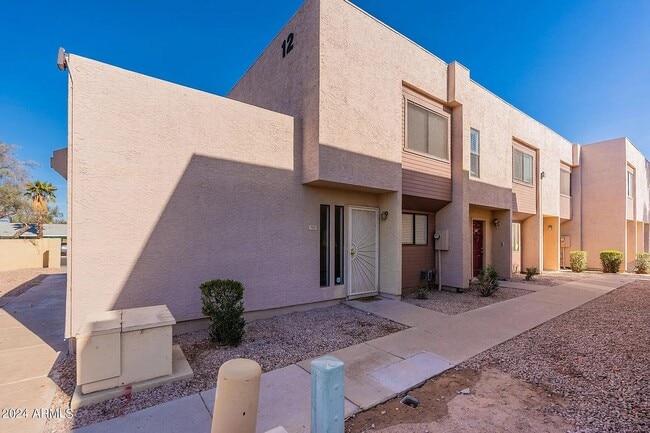 Building Photo - COMING SOON – AFFORDABLE 3 BEDROOM, 2.5 BATH TOWNHOME IN THE HEART OF TEMPE!