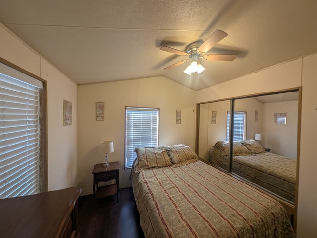 Photo - 117 Peach St