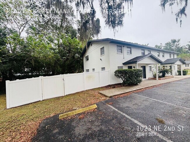 Photo - 1023 NE 2nd St