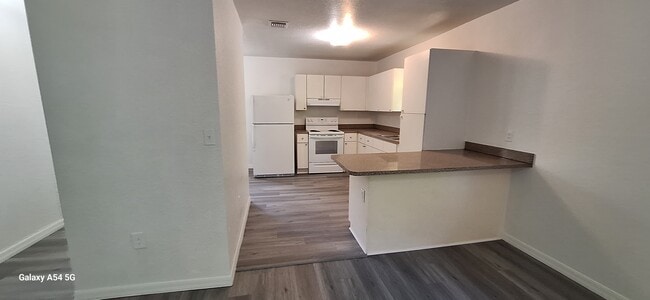 Photo - 674 NW 46th St