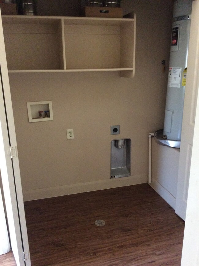 Photo - 700 N Main St