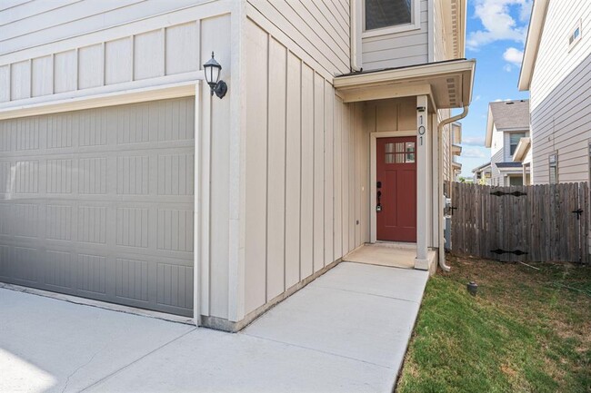 Photo - 10319 Lynwood Branch