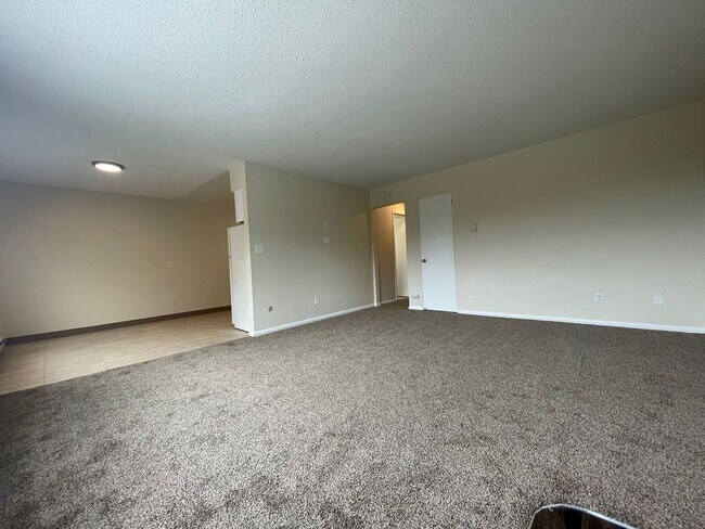 Photo - Spacious Montavilla 2 Bedroom Upstairs Uni... Unidad 1408