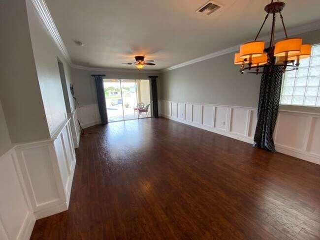 9238 Wrangler Dr