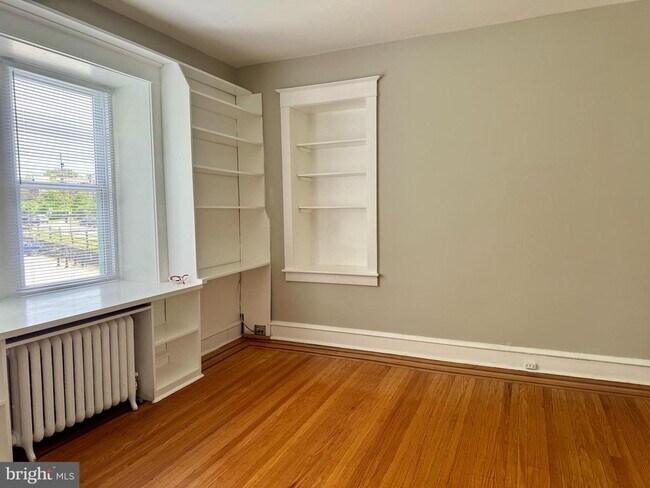 Photo - 7848 Montgomery Ave