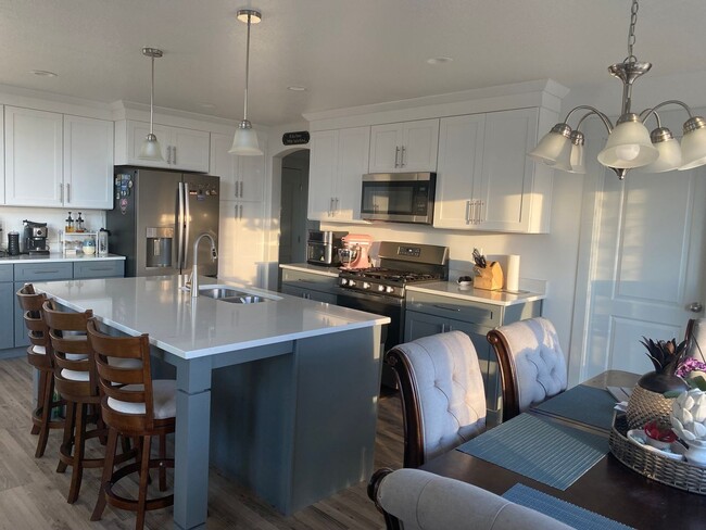 Photo - Lovely Home For Rent In Saratoga Springs, UT