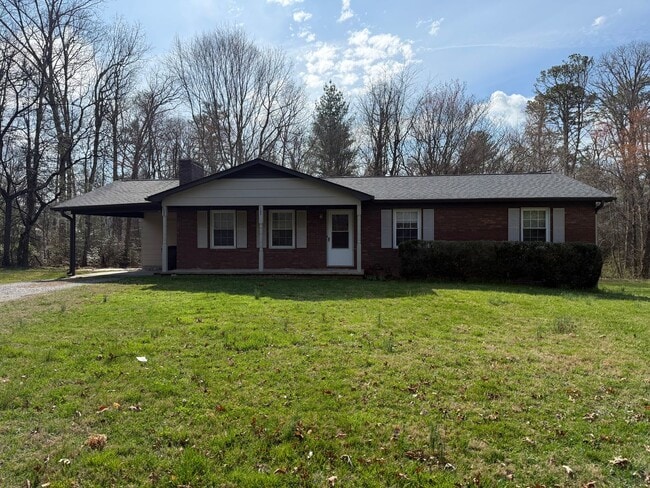 Building Photo - 3-bedroom, 2-bath brick ranch in Black Mountain