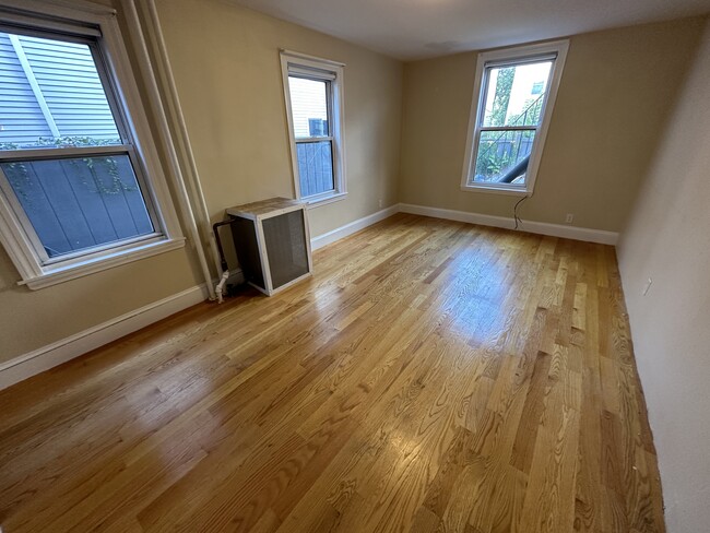 Photo - 375 Dorchester St Unit 1