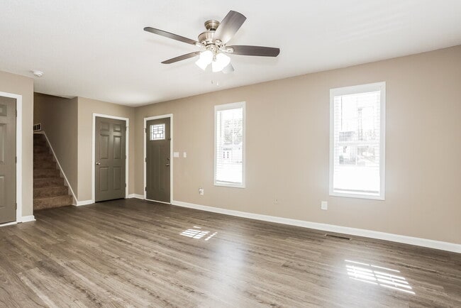 Photo - 385 River Trace Dr