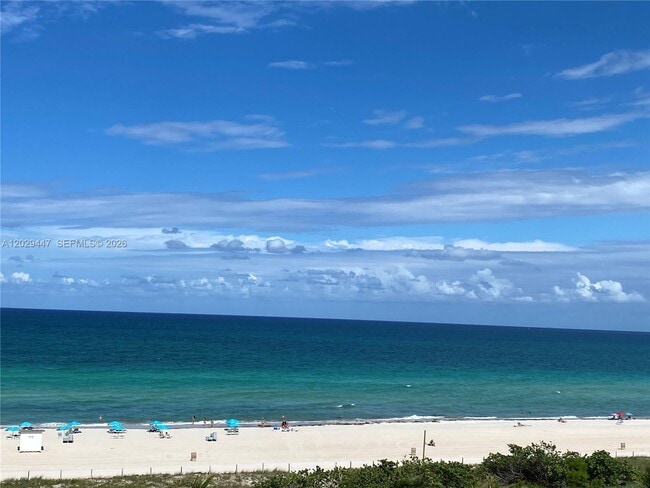 Building Photo - 6917 Collins Ave Unit 1422