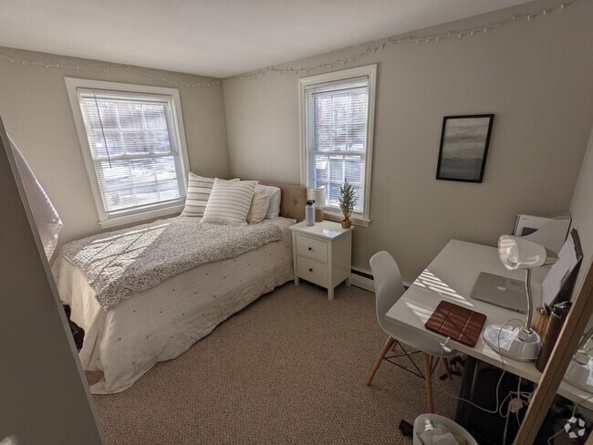 Building Photo - House for Rent - Sixteen Acres
