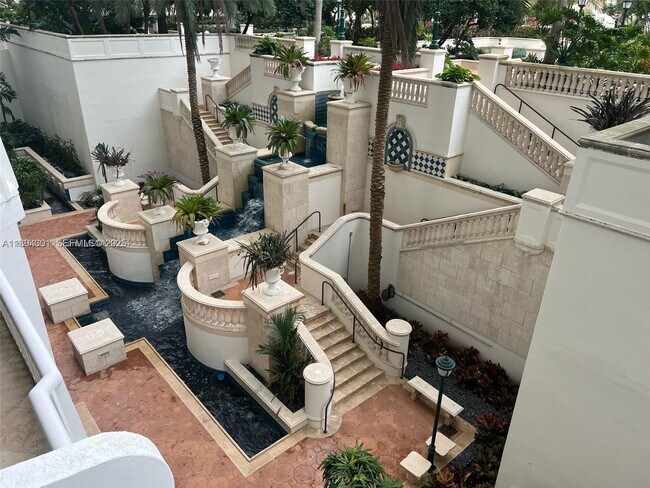 Building Photo - 2000 Island Blvd Unit 405