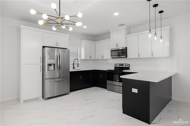 1424 E Hibiscus Ave Unit 3