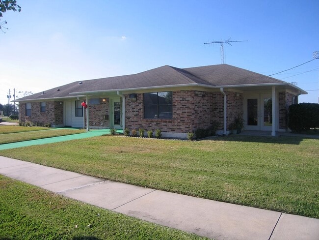 Building Photo - 1207 Miracle Dr Rental