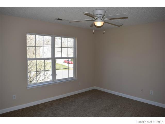 Photo - 1405 Clooney Ln