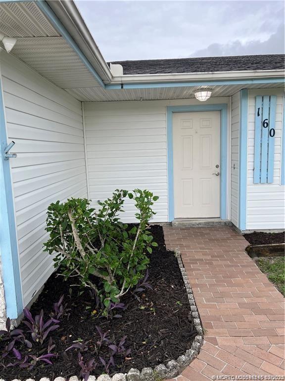 Photo - 160 SE Lakehurst Dr