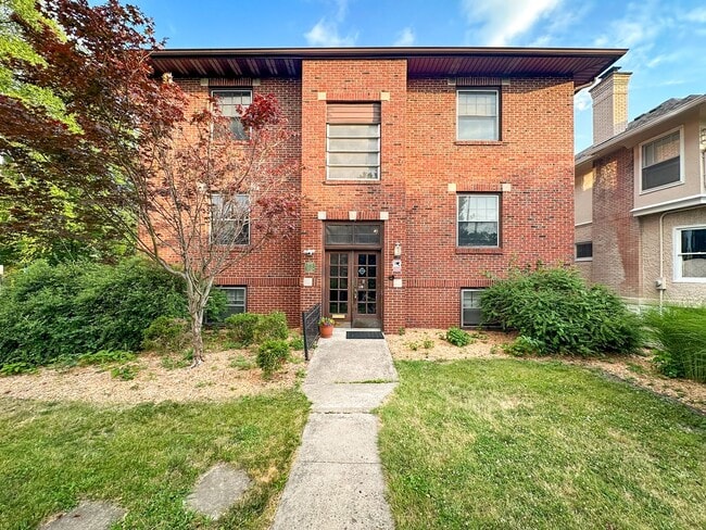 Building Photo - 5819 E Washington St Unit 5819 E Washington  7