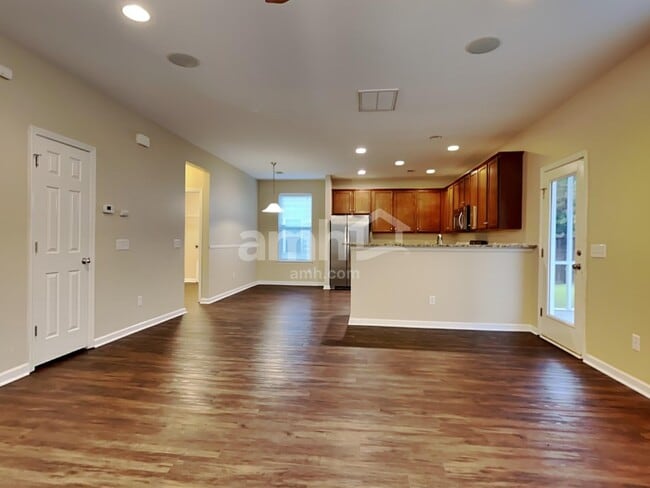 Photo - 195 Meadow Wood Rd