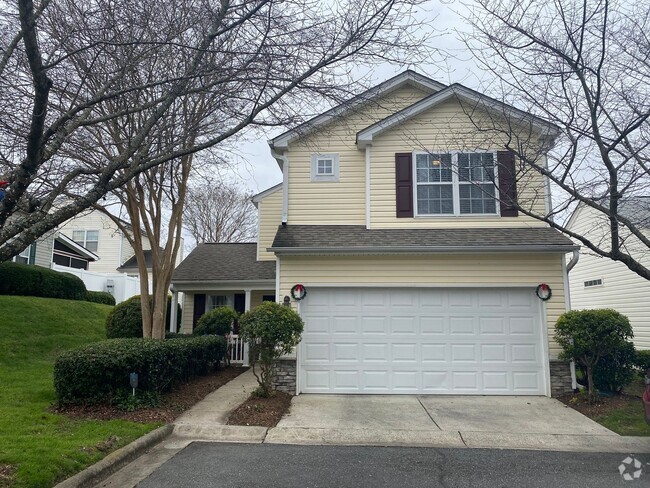 Building Photo - Lovely Highland Creek Three Bedroom Home!