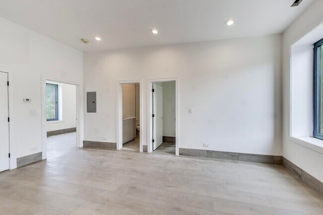 Photo - 2023 N Drake Ave