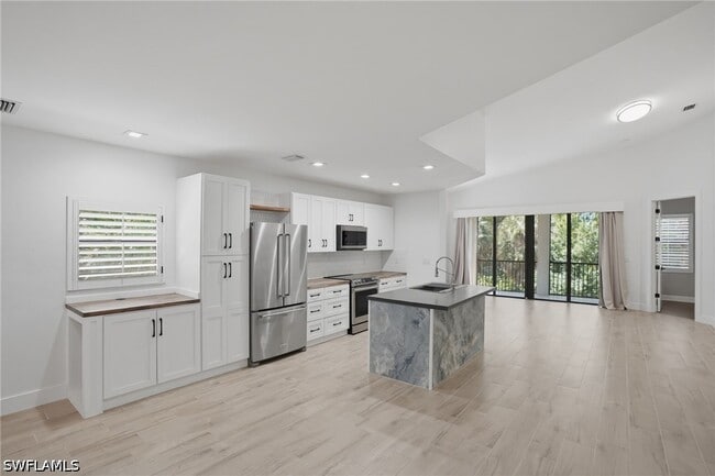 Photo - 27024 Adriana Cir Unit 201