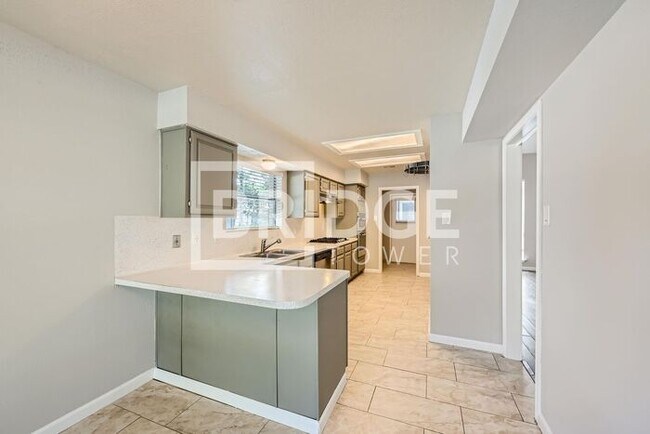 Photo - 1203 Mayweather Ln