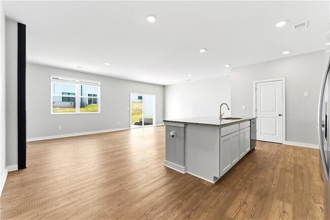 Photo - 1905 Westwind St