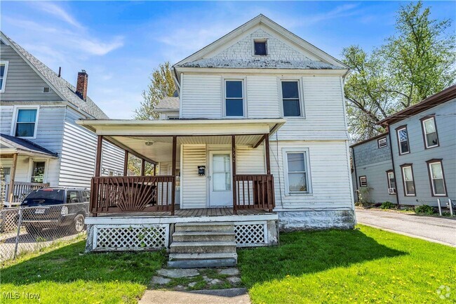 Building Photo - 352 7th St Unit 2/UP Rental