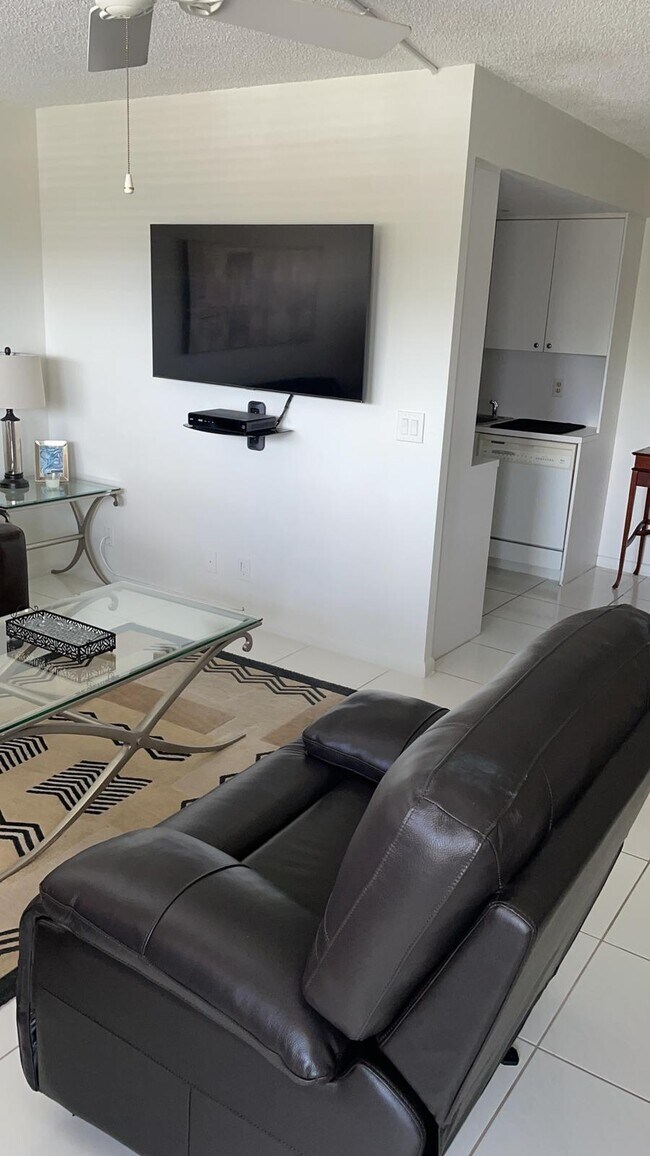 Photo - 4014 Cornwall A Unit 4014