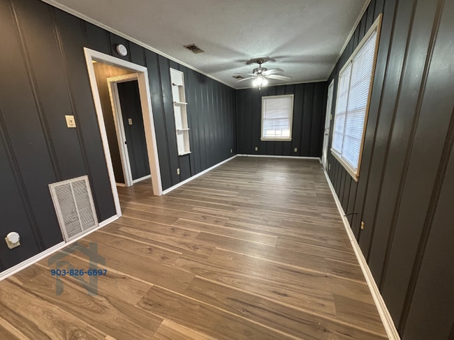 Photo - 403 W 41st St