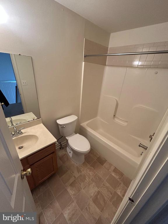 Photo - 420 W 8th St Unit 2