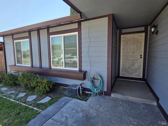 Building Photo - 616 Placer Ln