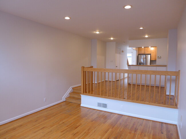 Photo - 713 S Hanover St Townhome