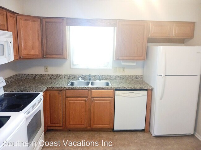 3 br, 1 bath House - 710 Raintree Lane