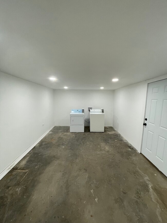 Photo - 1906 Asbury Ave Unit 1