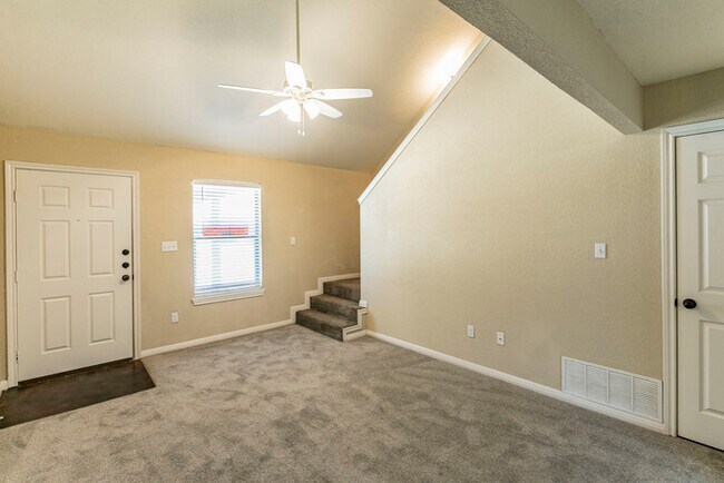 Photo - 43 Addi Lane