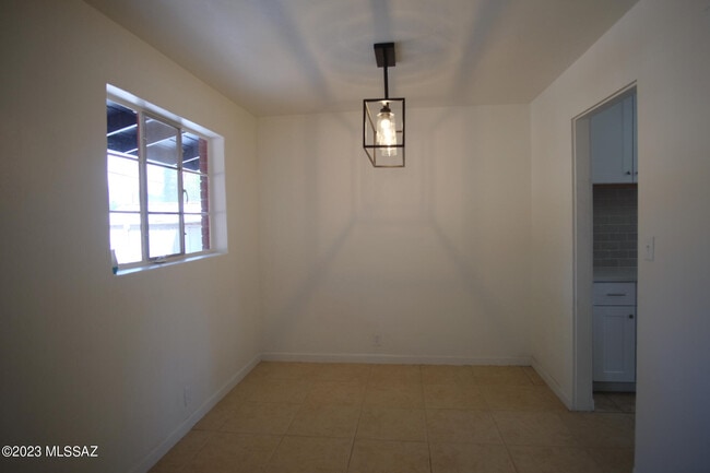 Photo - 721 E Joan Pl