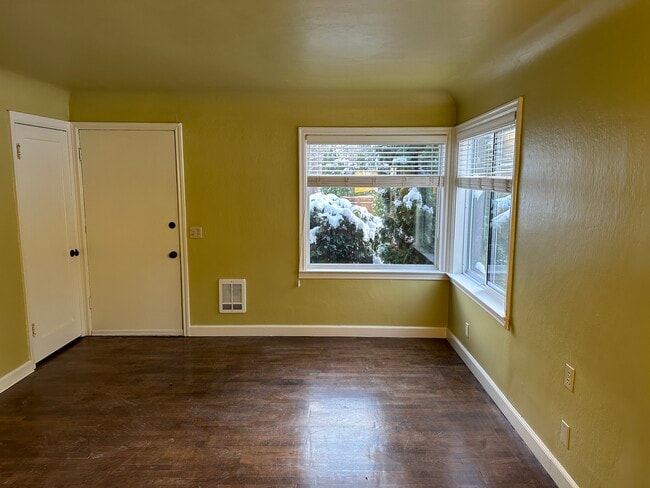 Living Room - 1148 Sidney Ave Unit A