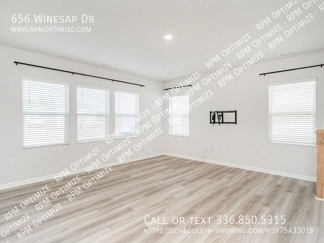 Photo - 656 Winesap Dr