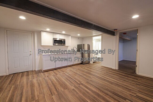 Photo - 9836 N Clarendon Ave Unidad B